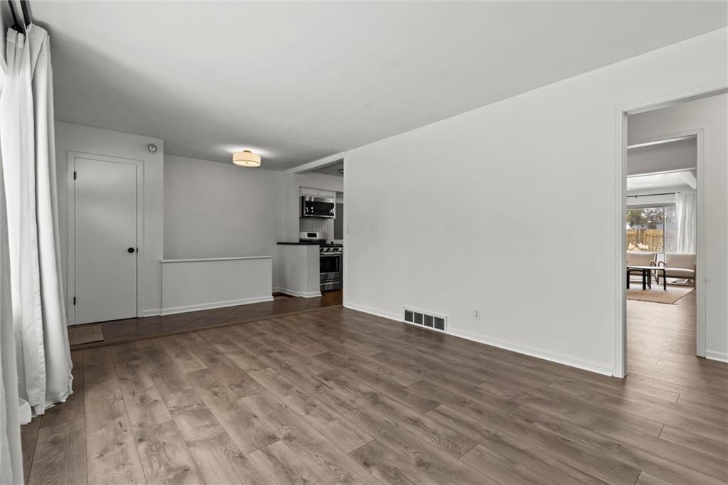 8507 W 69TH Street