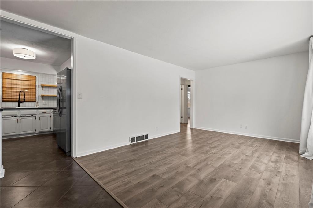 8507 W 69TH Street