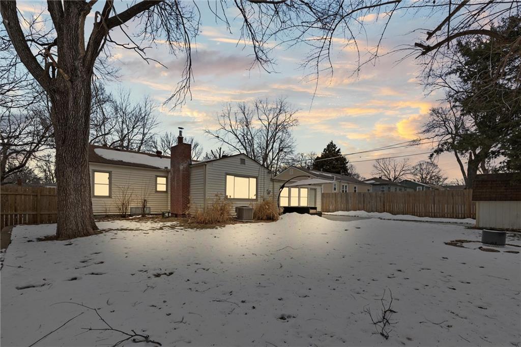 8507 W 69TH Street