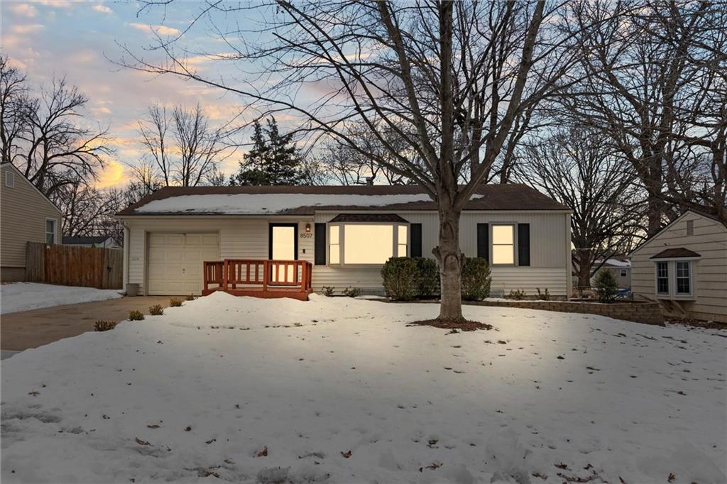 8507 W 69TH Street