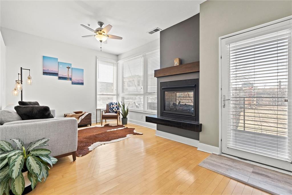4521 Wornall Road Unit: 201