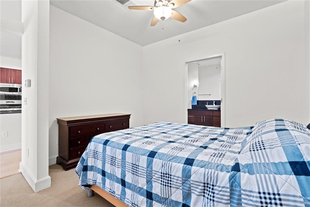 4521 Wornall Road Unit: 201