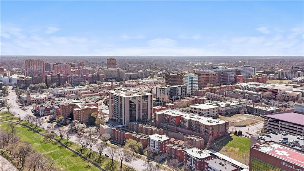 4521 Wornall Road Unit: 201