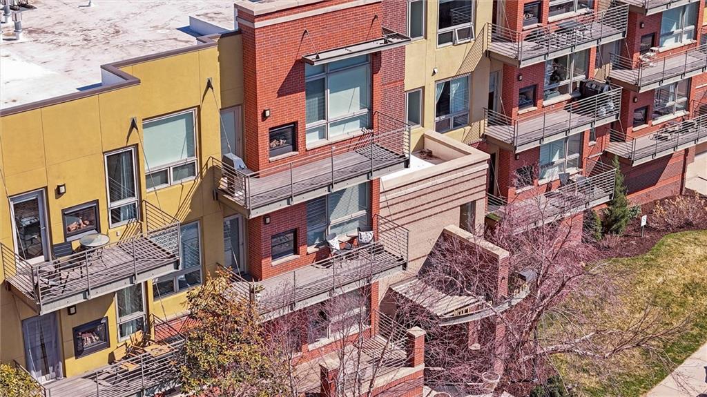 4521 Wornall Road Unit: 201