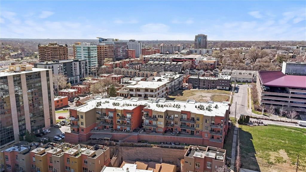 4521 Wornall Road Unit: 201