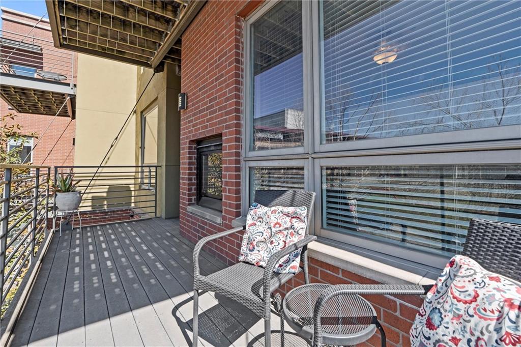4521 Wornall Road Unit: 201