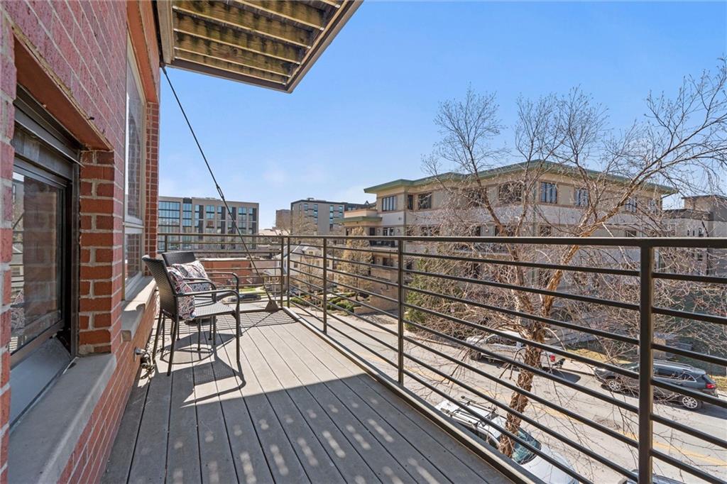 4521 Wornall Road Unit: 201