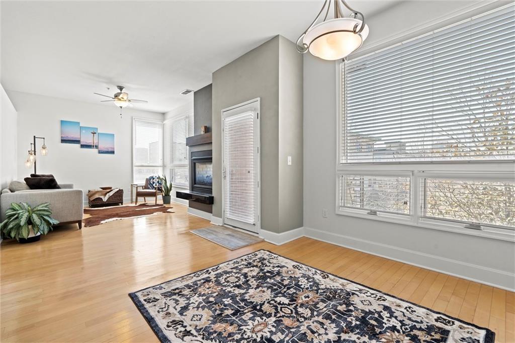 4521 Wornall Road Unit: 201