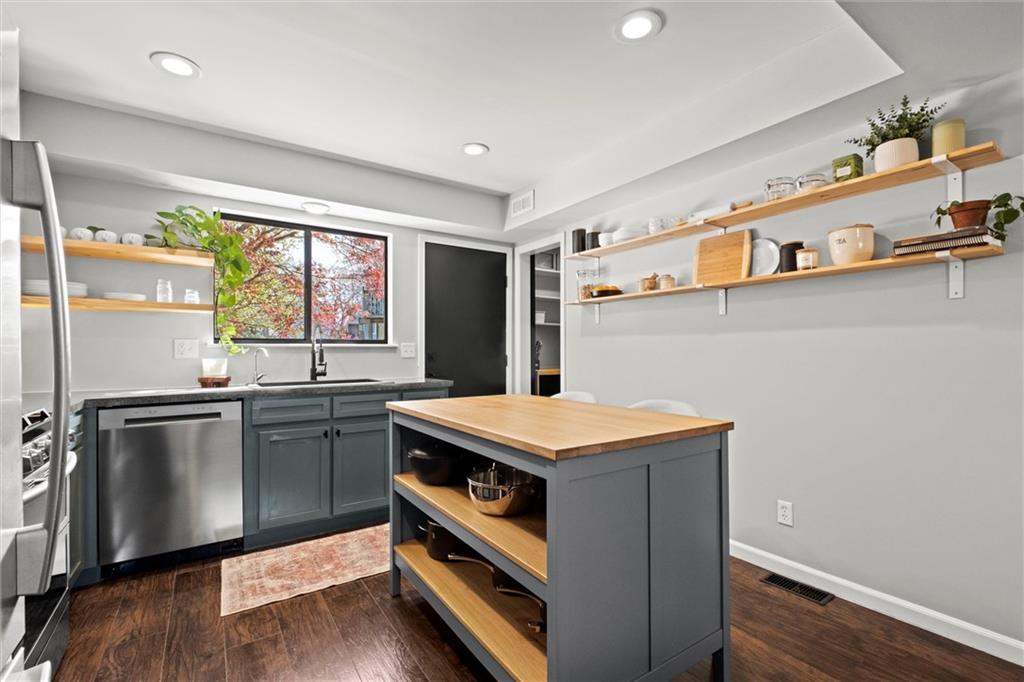 721 N 75TH Street