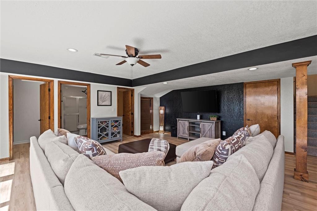 5342 NW Platte Road