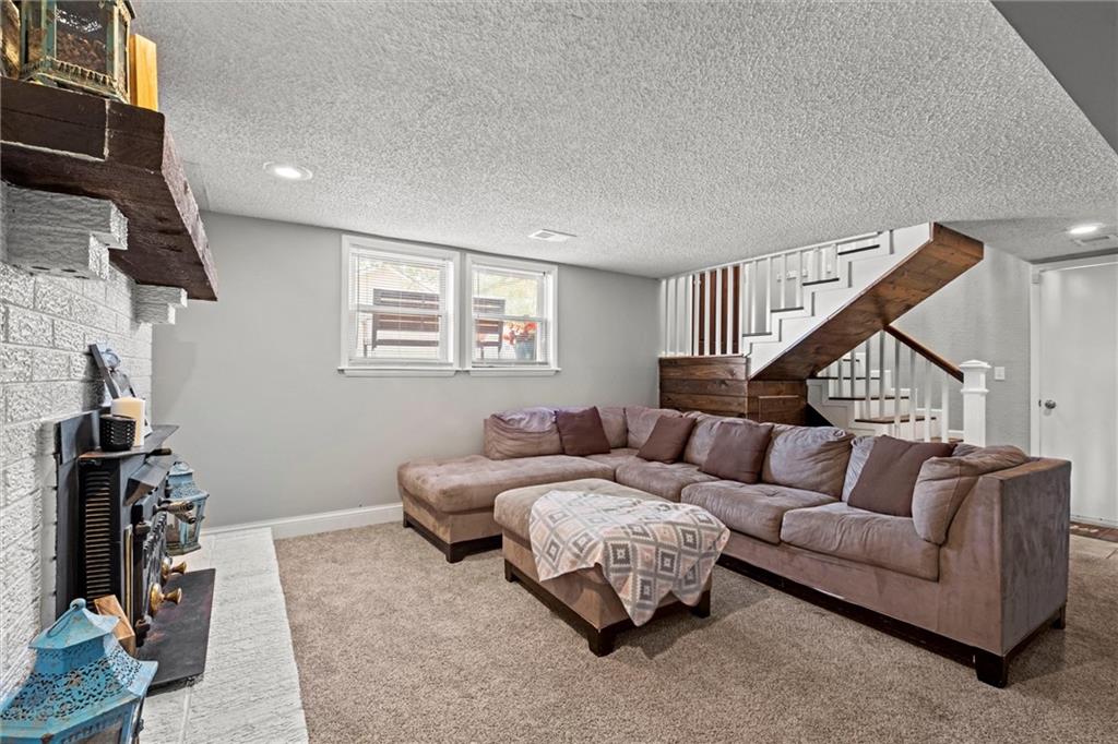 612 S 6th Street