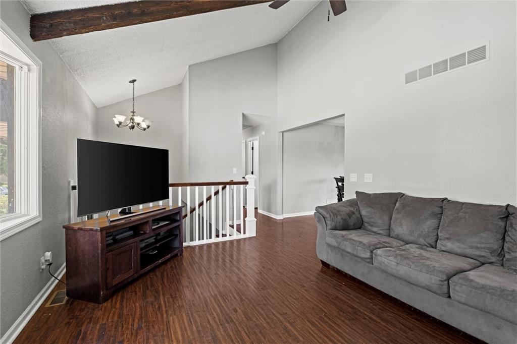612 S 6th Street