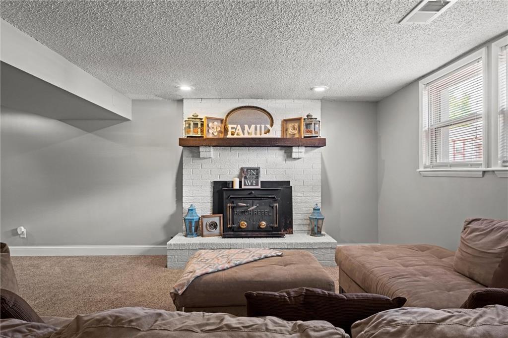 612 S 6th Street