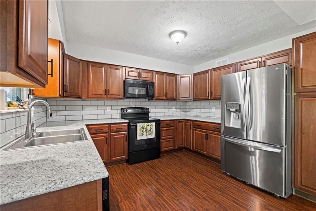 612 S 6th Street