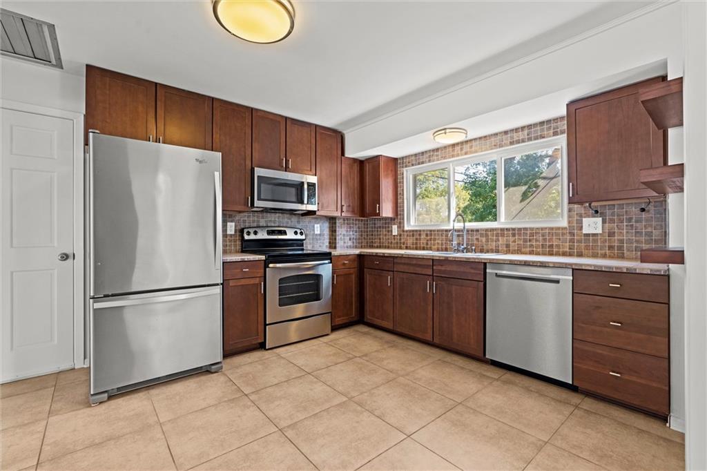 7101 Robinson Drive
