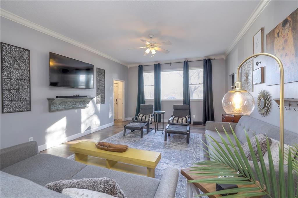 601 S INDEPENDENCE Street