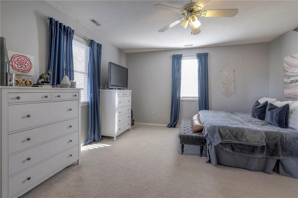 601 S INDEPENDENCE Street