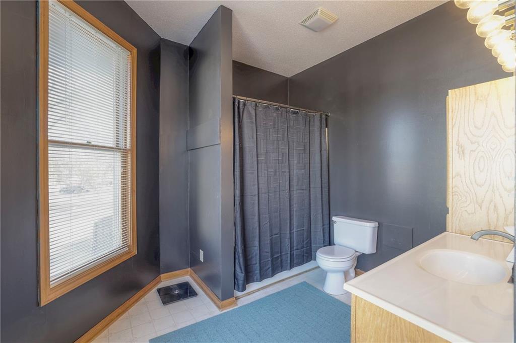 601 S INDEPENDENCE Street