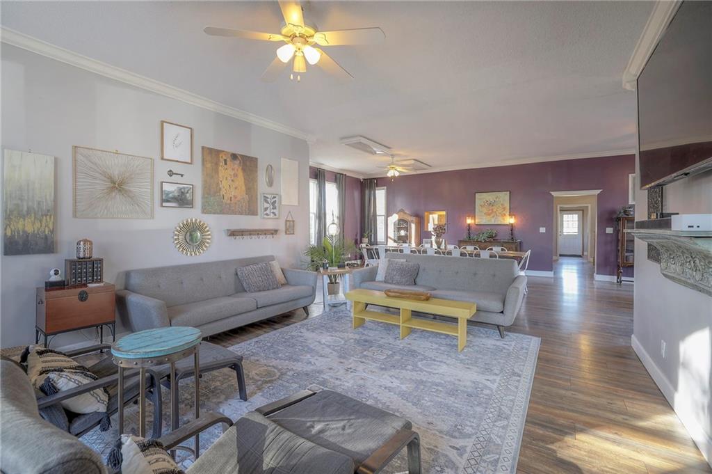 601 S INDEPENDENCE Street