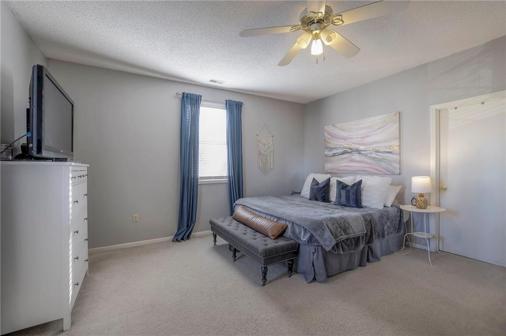 601 S INDEPENDENCE Street