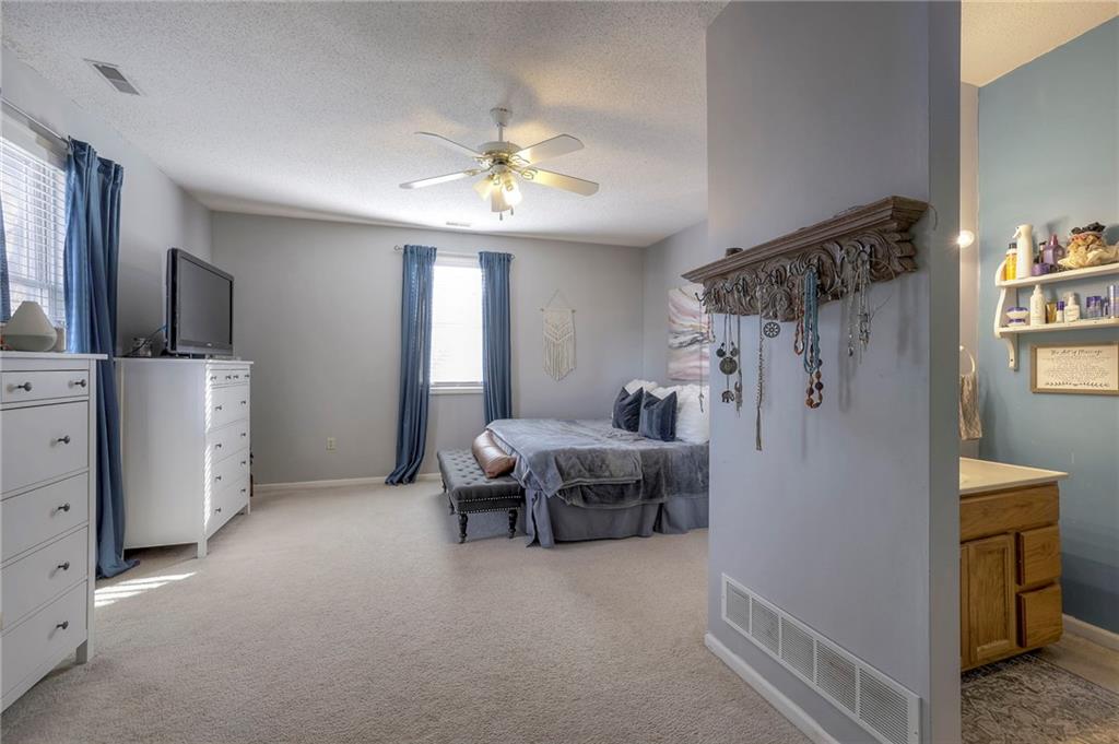 601 S INDEPENDENCE Street