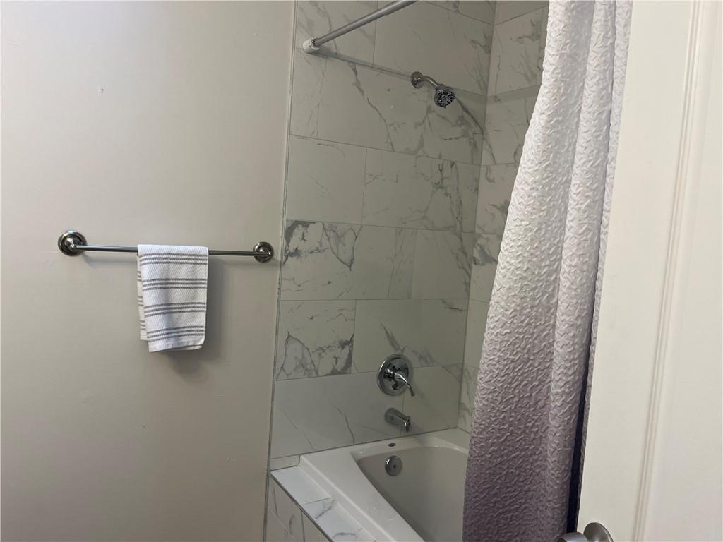 1208 NW Kingston Drive