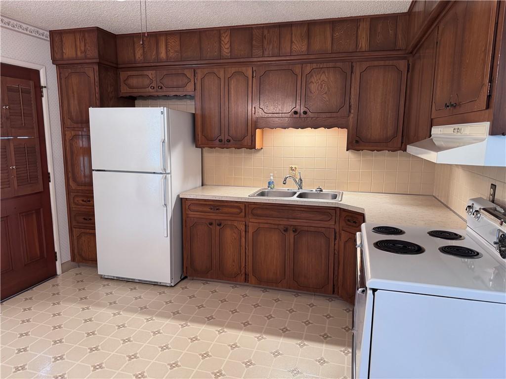 1313 N Cedar Crest Drive
