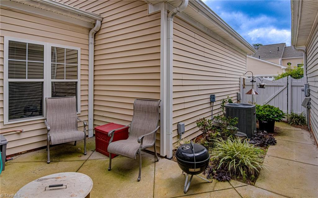 5823 Kenville Green Circle