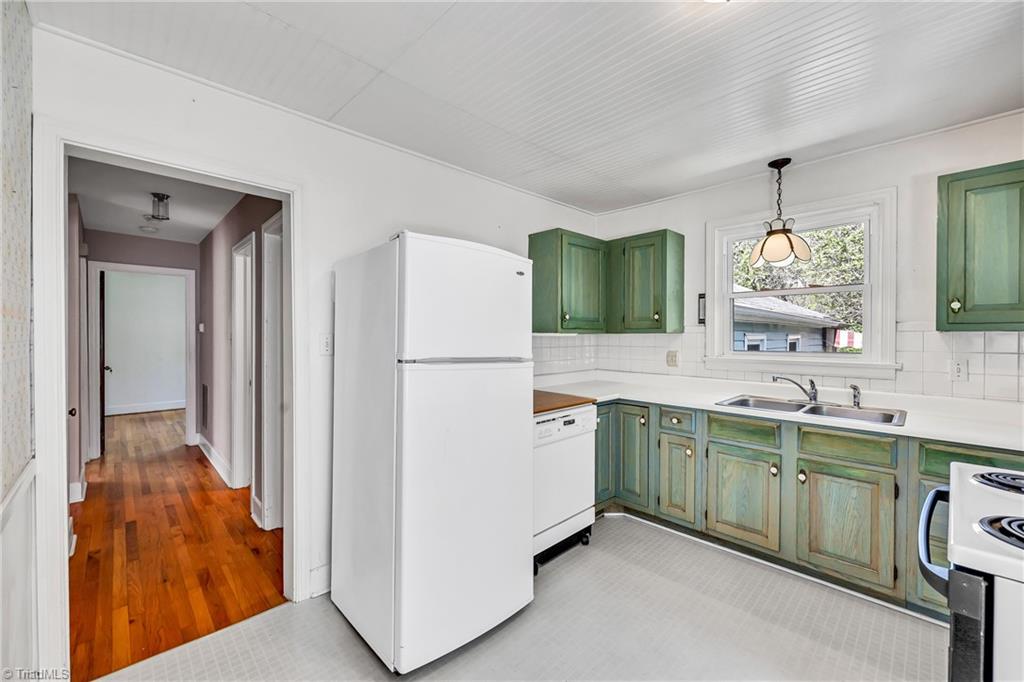 1041 Montgomery Street, Winston-Salem