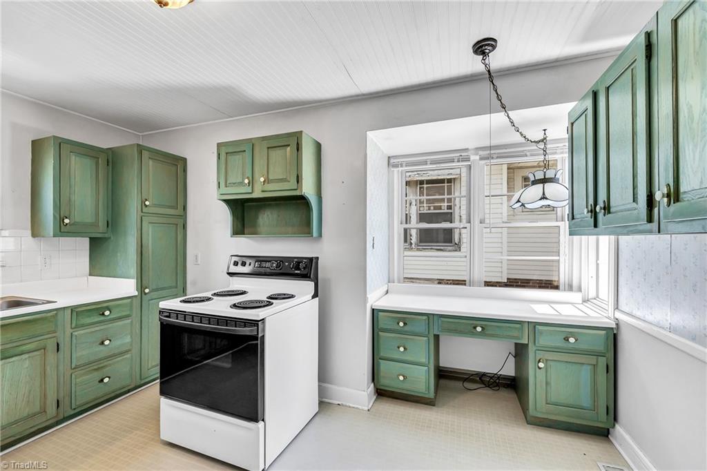1041 Montgomery Street, Winston-Salem