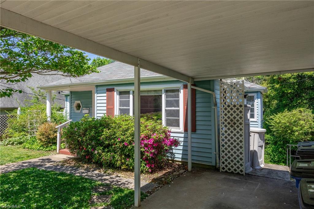 1041 Montgomery Street, Winston-Salem