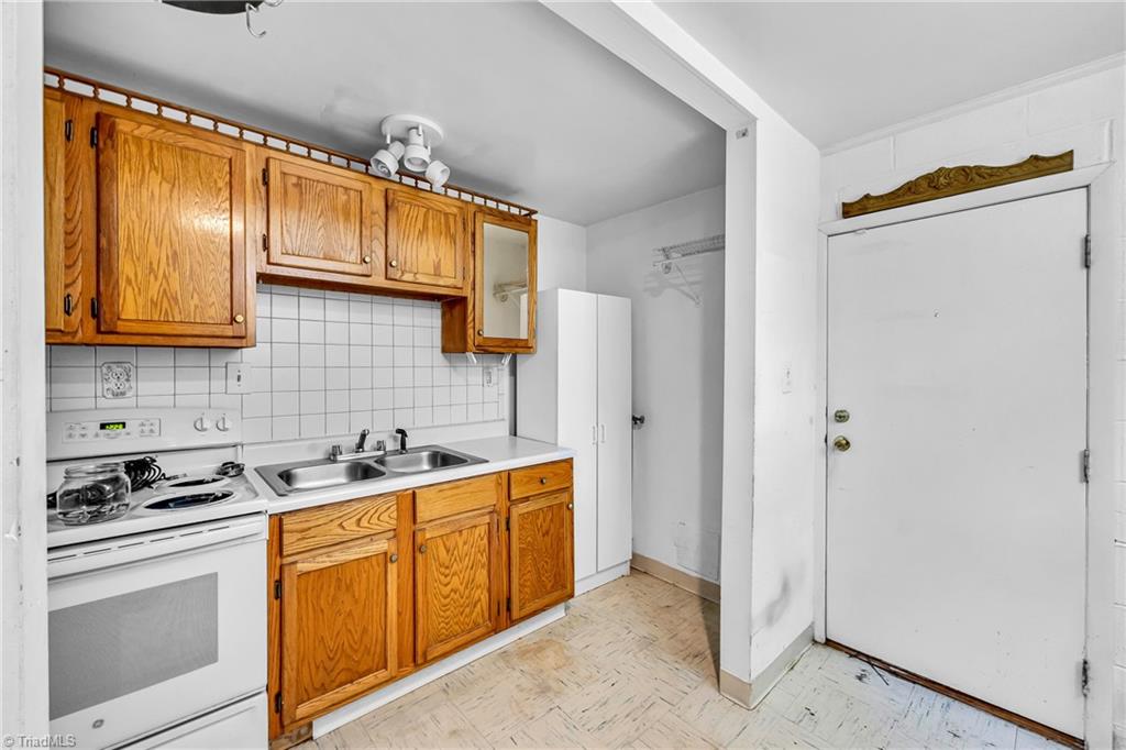 1041 Montgomery Street, Winston-Salem