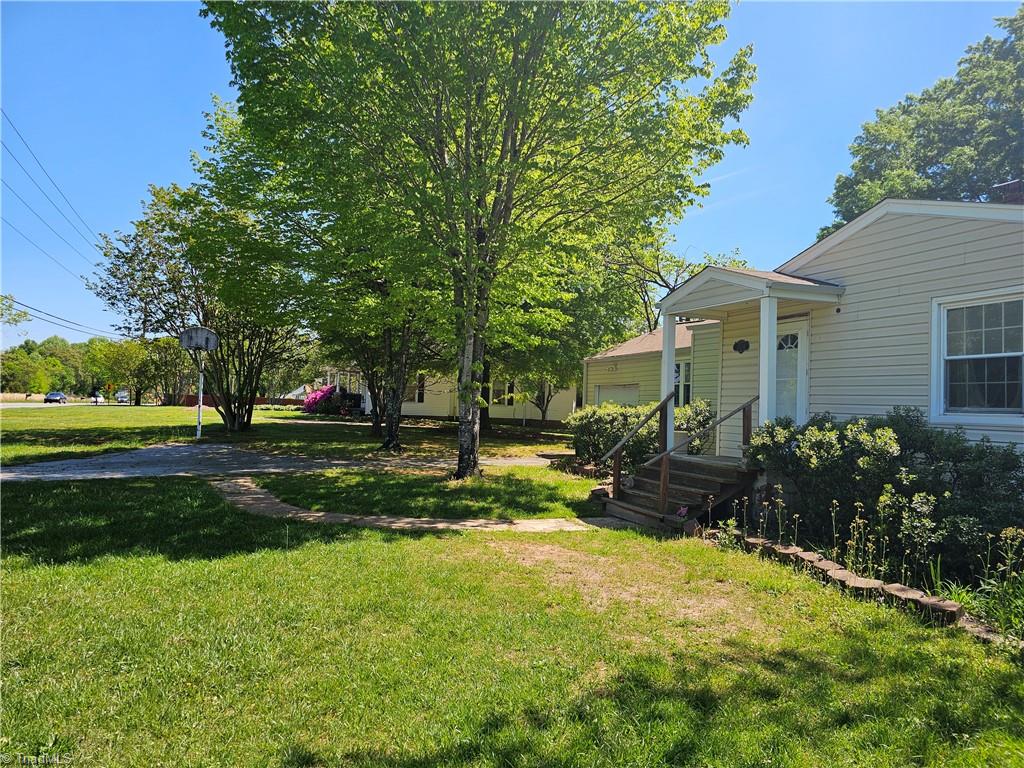 2558 Mountain Street