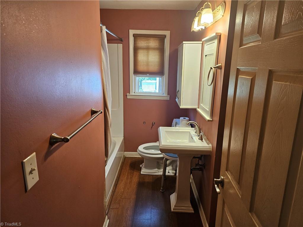 2558 Mountain Street