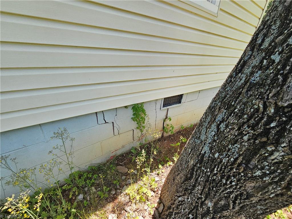 2558 Mountain Street