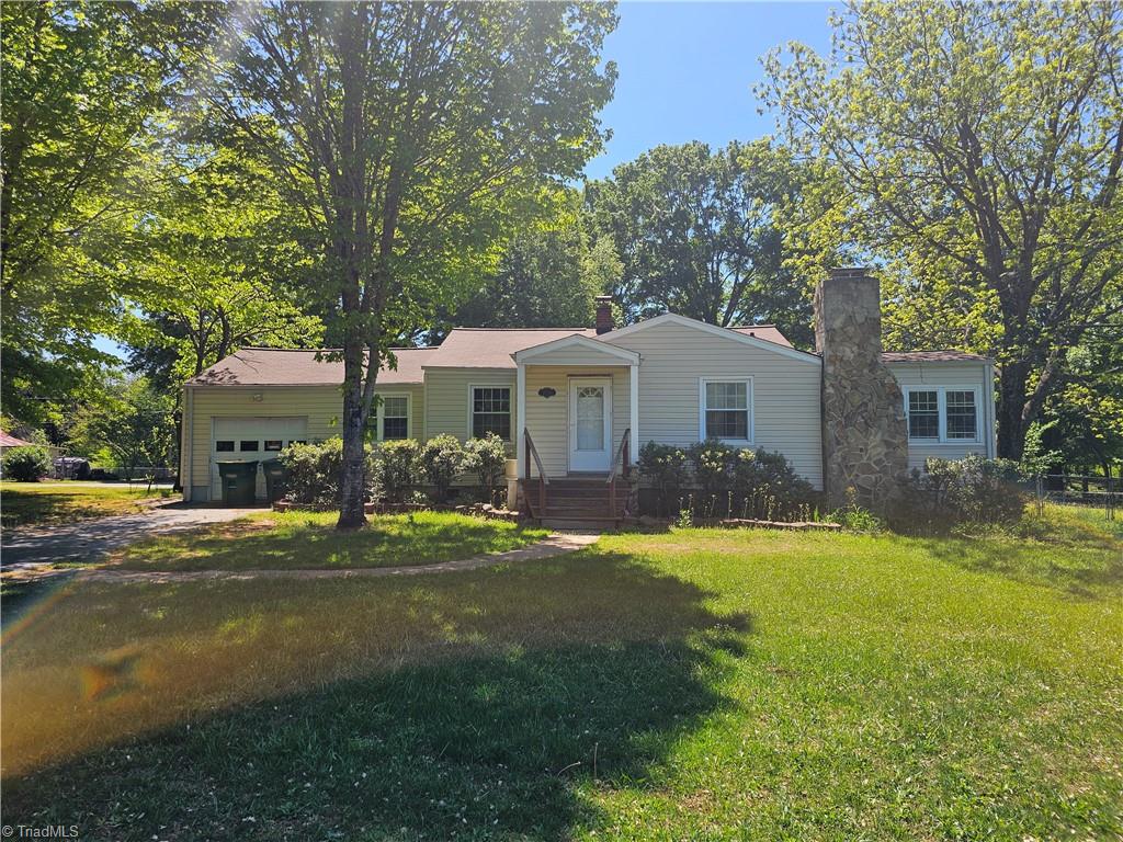 2558 Mountain Street