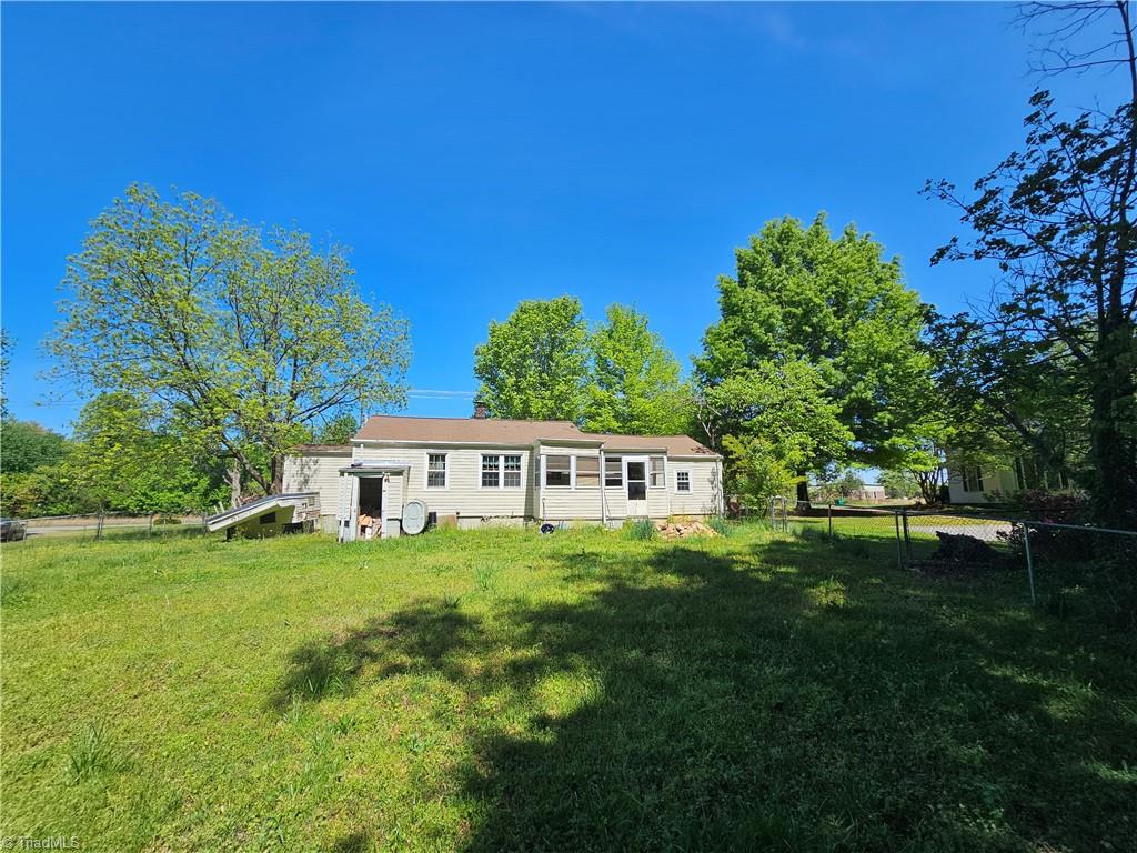 2558 Mountain Street