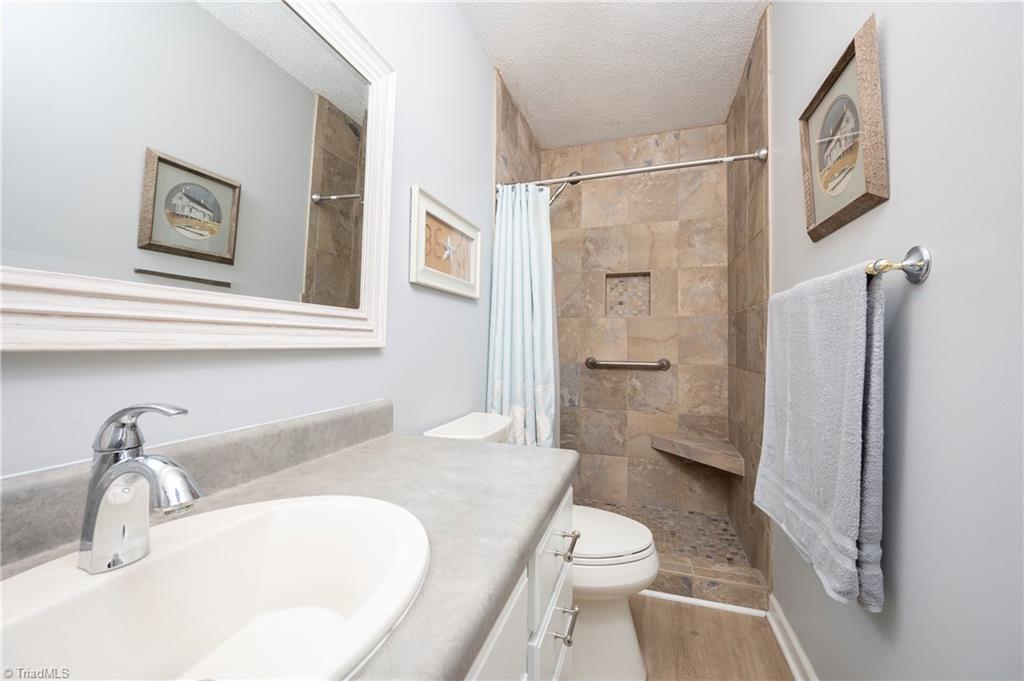 377 Country Lane
