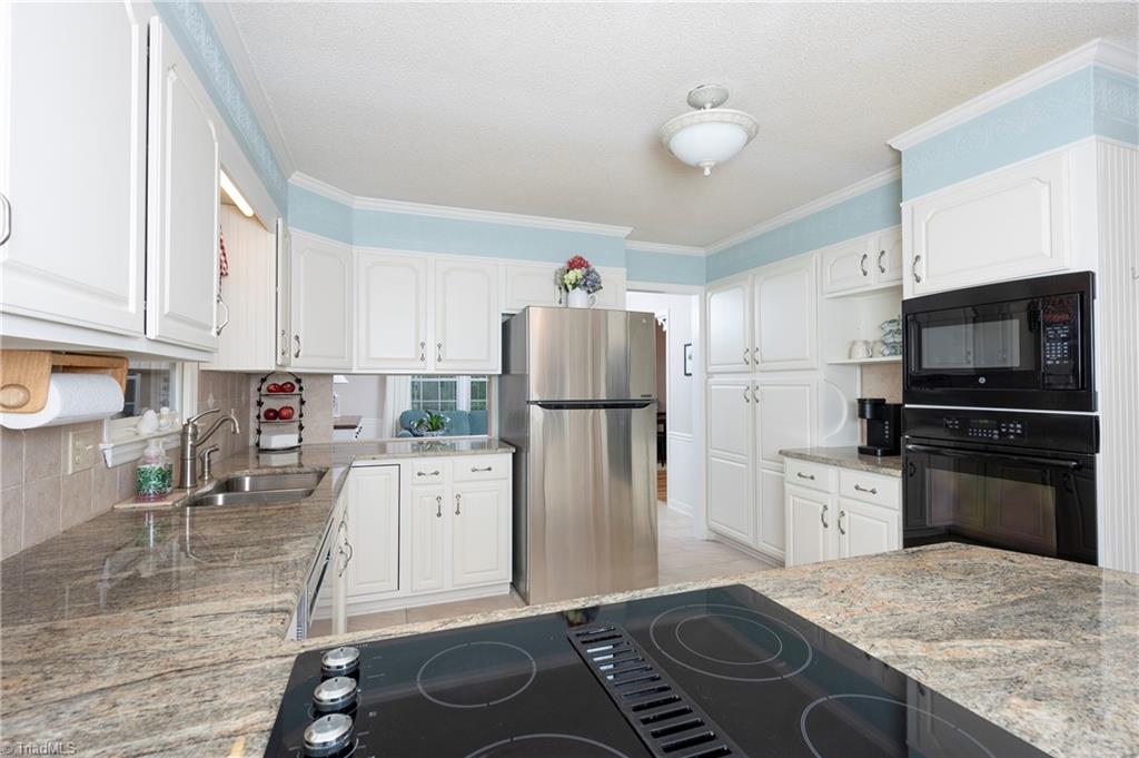 377 Country Lane