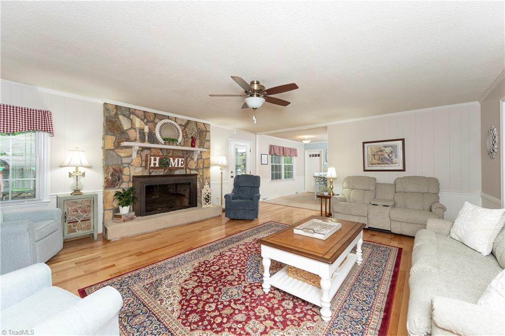 377 Country Lane