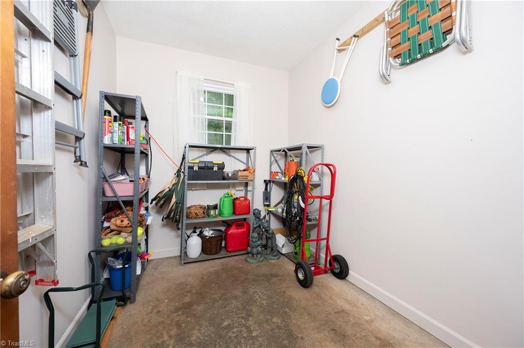 377 Country Lane