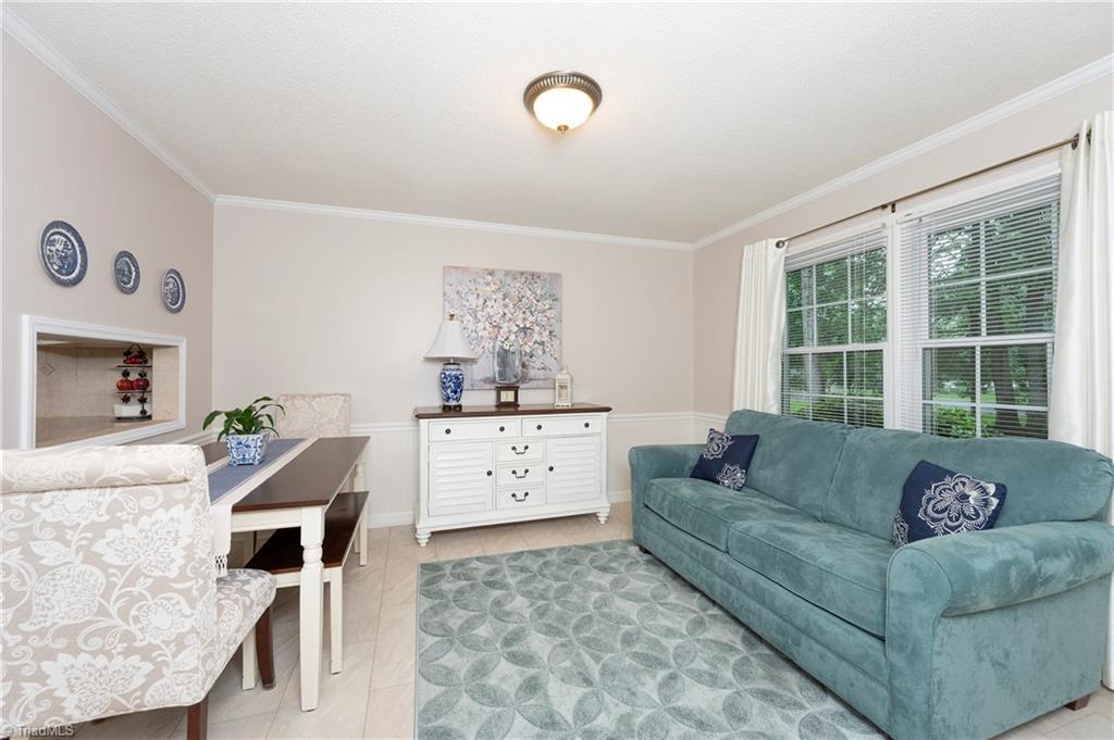 377 Country Lane