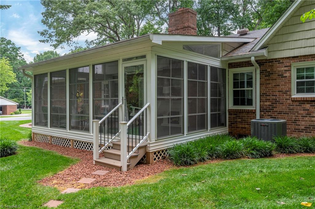 377 Country Lane
