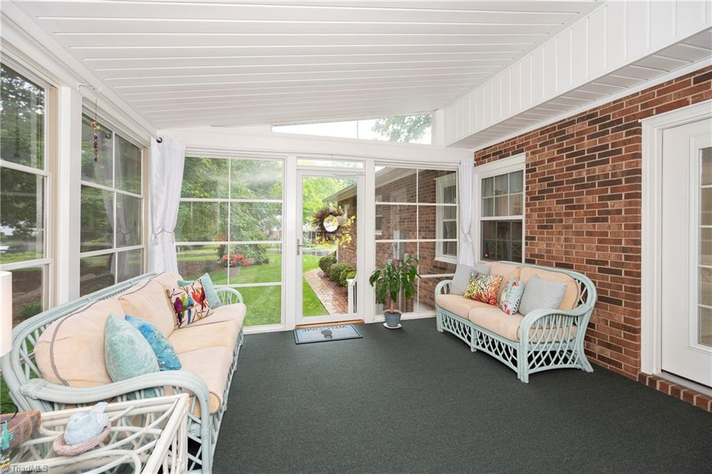 377 Country Lane