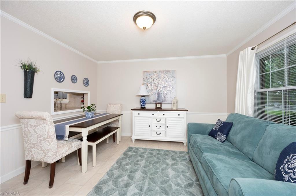 377 Country Lane