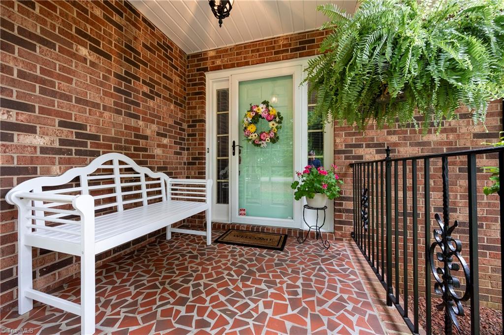 377 Country Lane