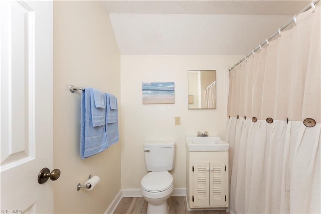 377 Country Lane