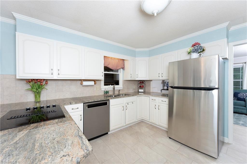 377 Country Lane
