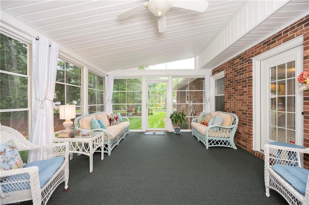377 Country Lane