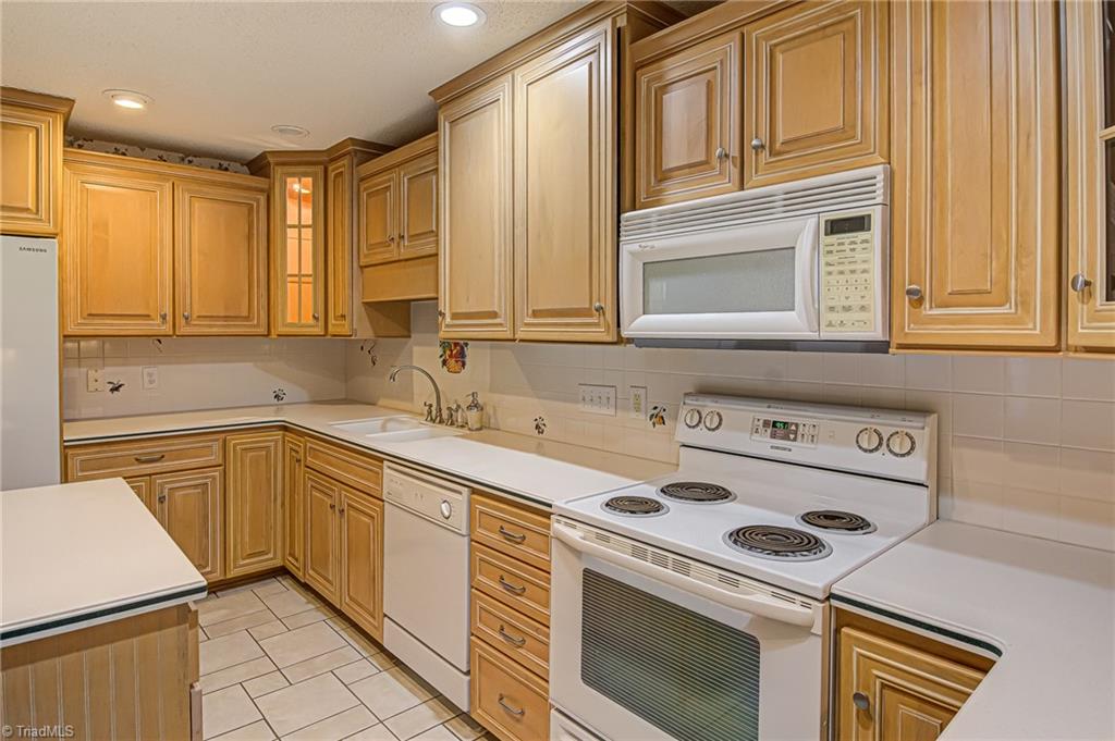8088 Lasater Road